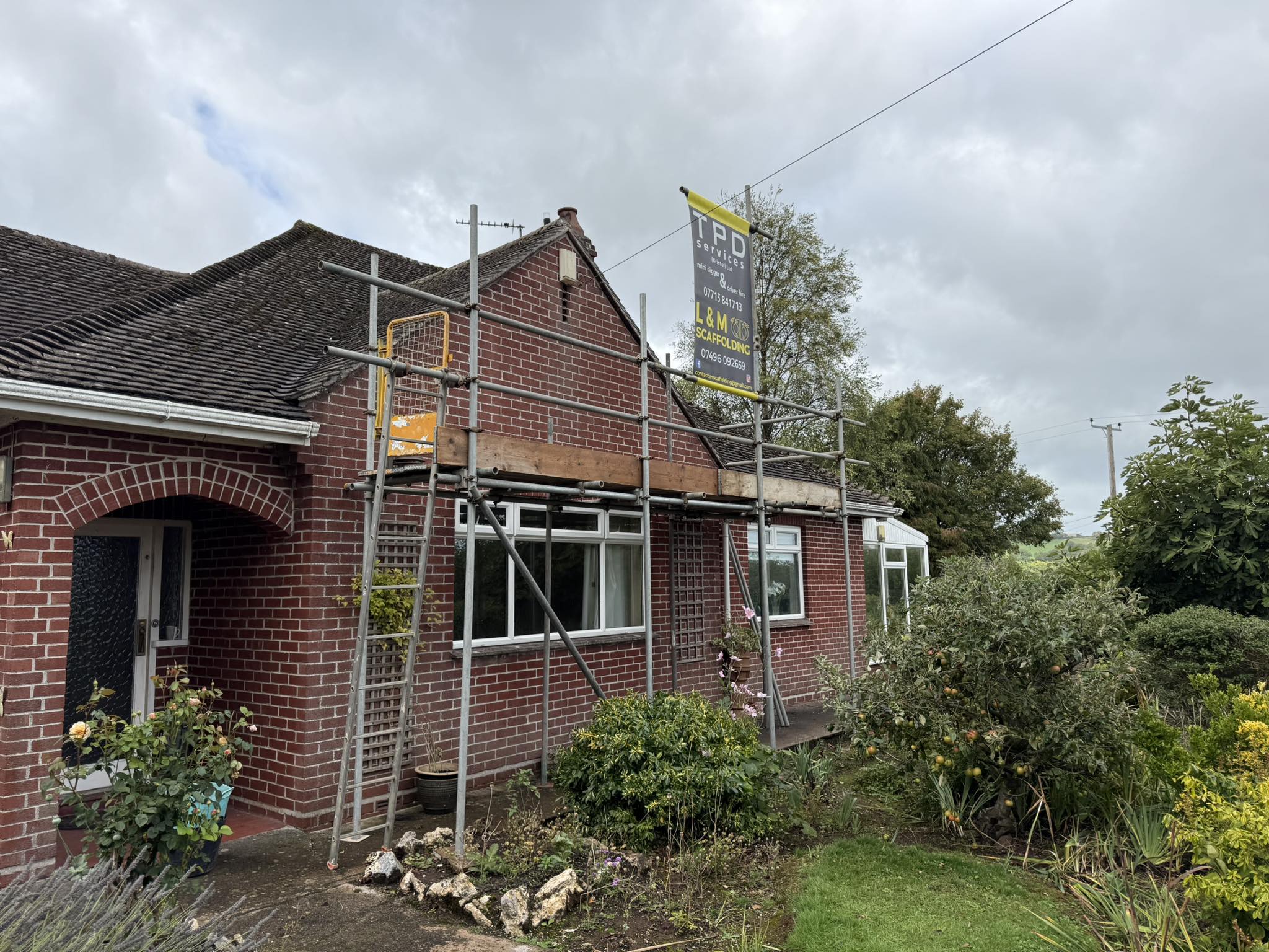 Chimney scaffolds in Bristol